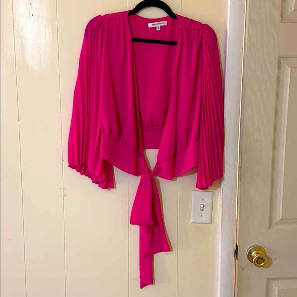 Women’s tie front top